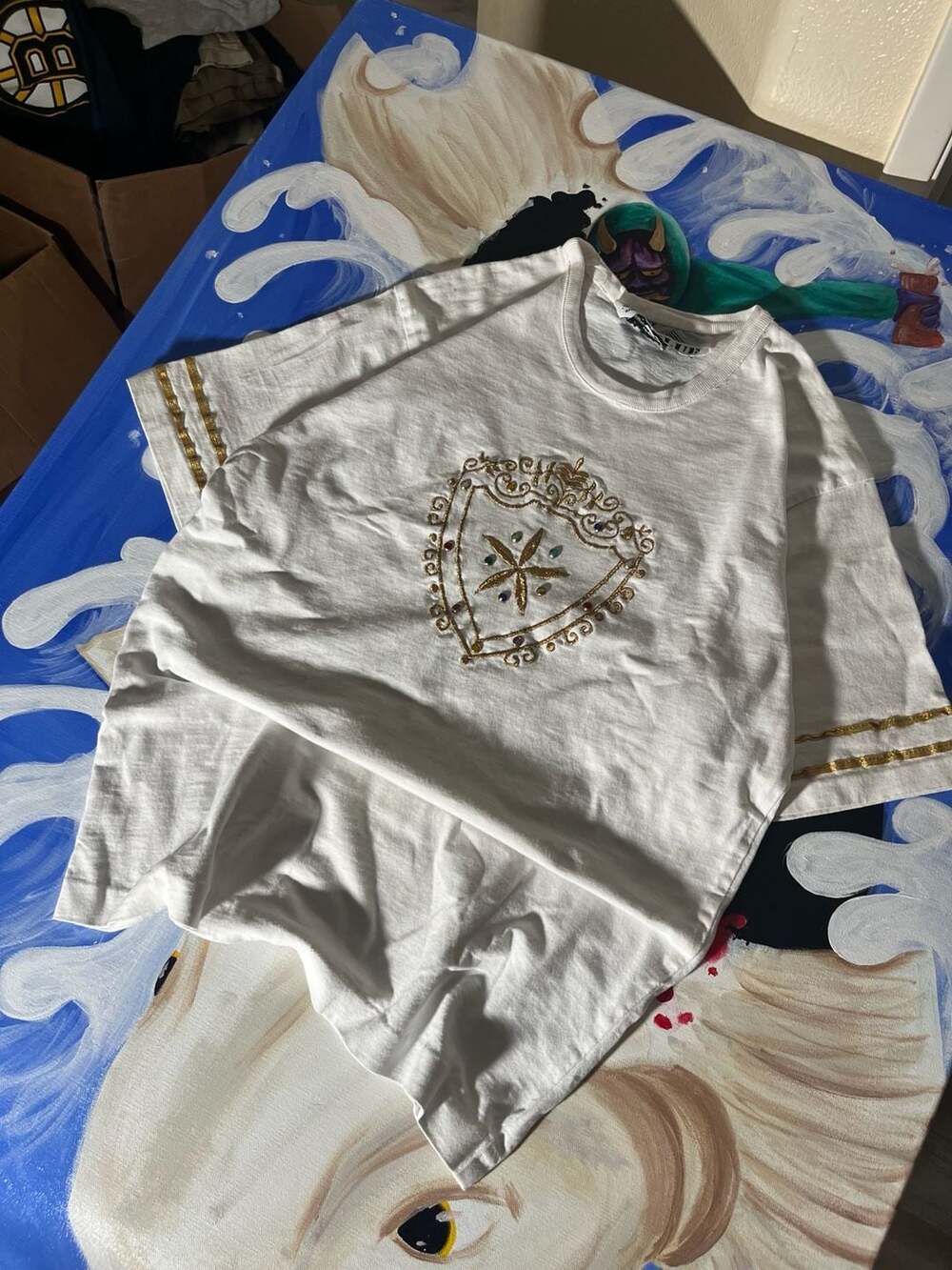 Boy Blue Vintage Graphic T-Shirt White Gold Crest Embellished Size L